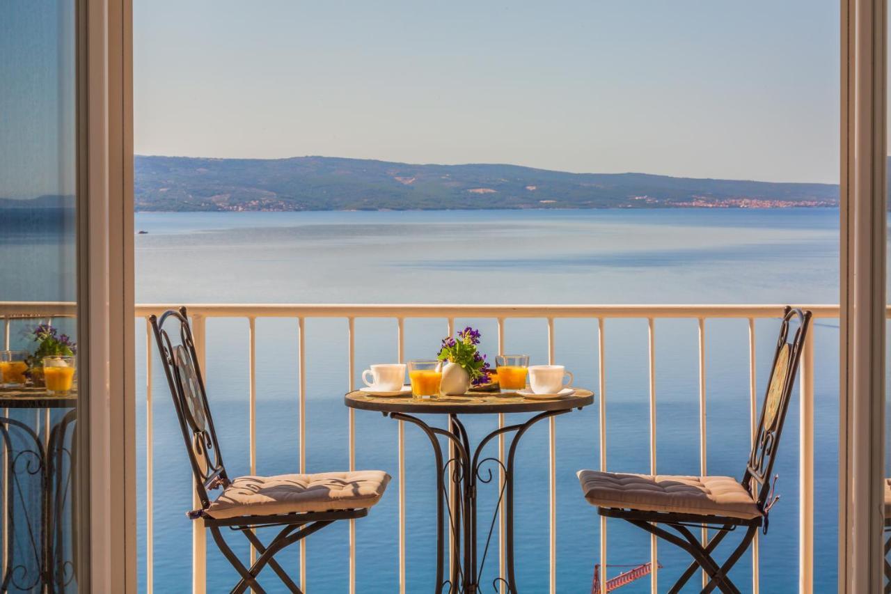 Holiday House Almissa Omis Bagian luar foto