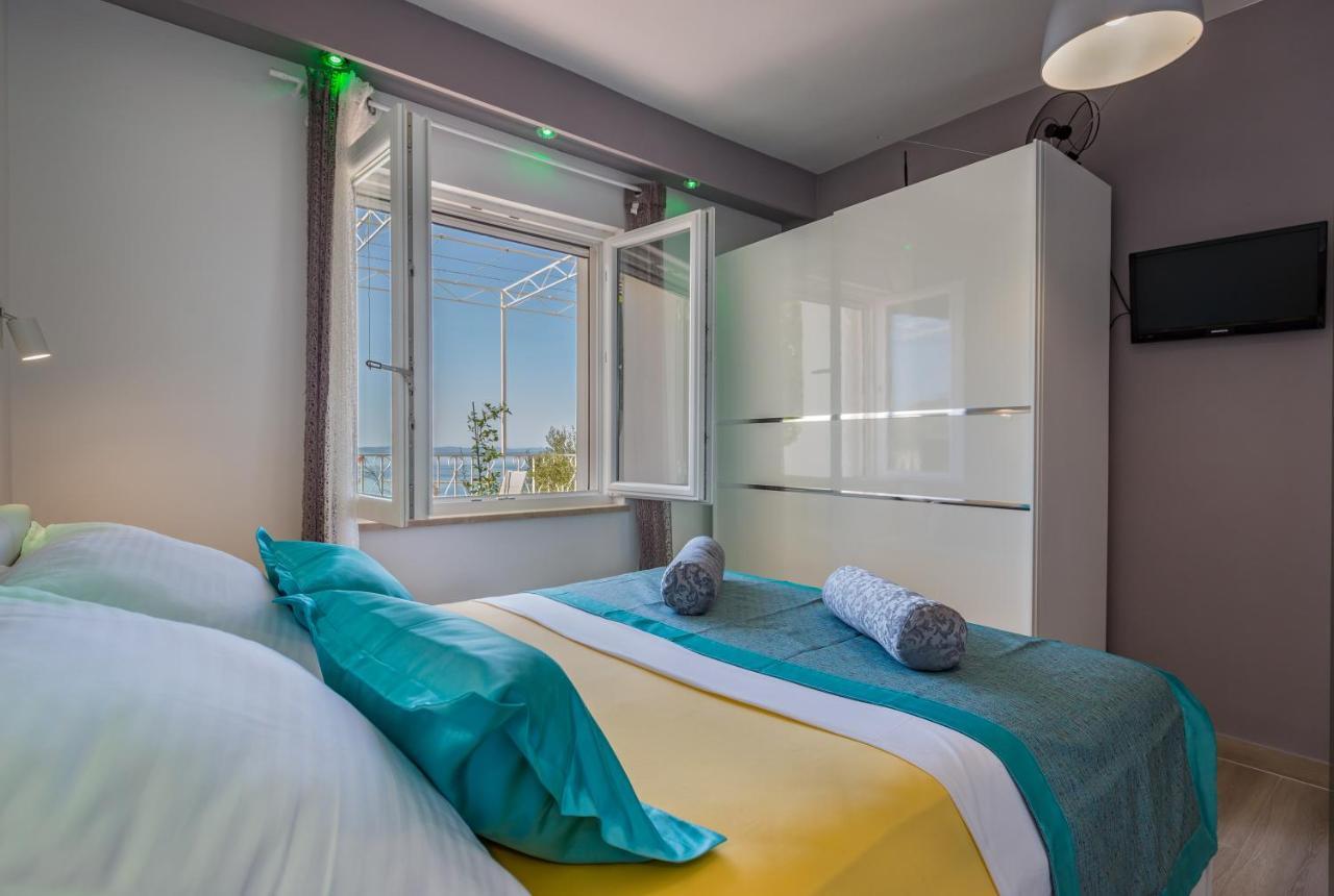Holiday House Almissa Omis Bagian luar foto