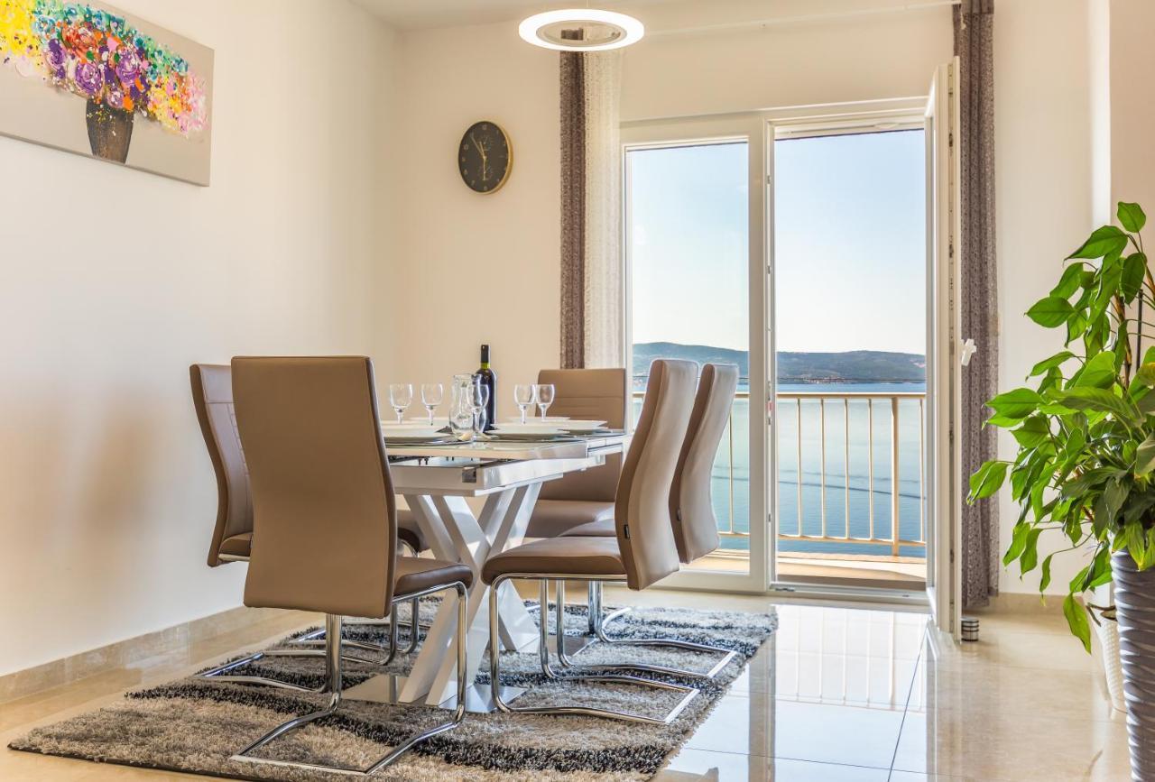 Holiday House Almissa Omis Bagian luar foto