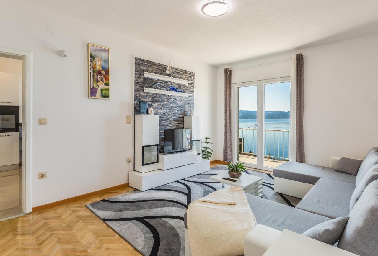 Holiday House Almissa Omis Bagian luar foto