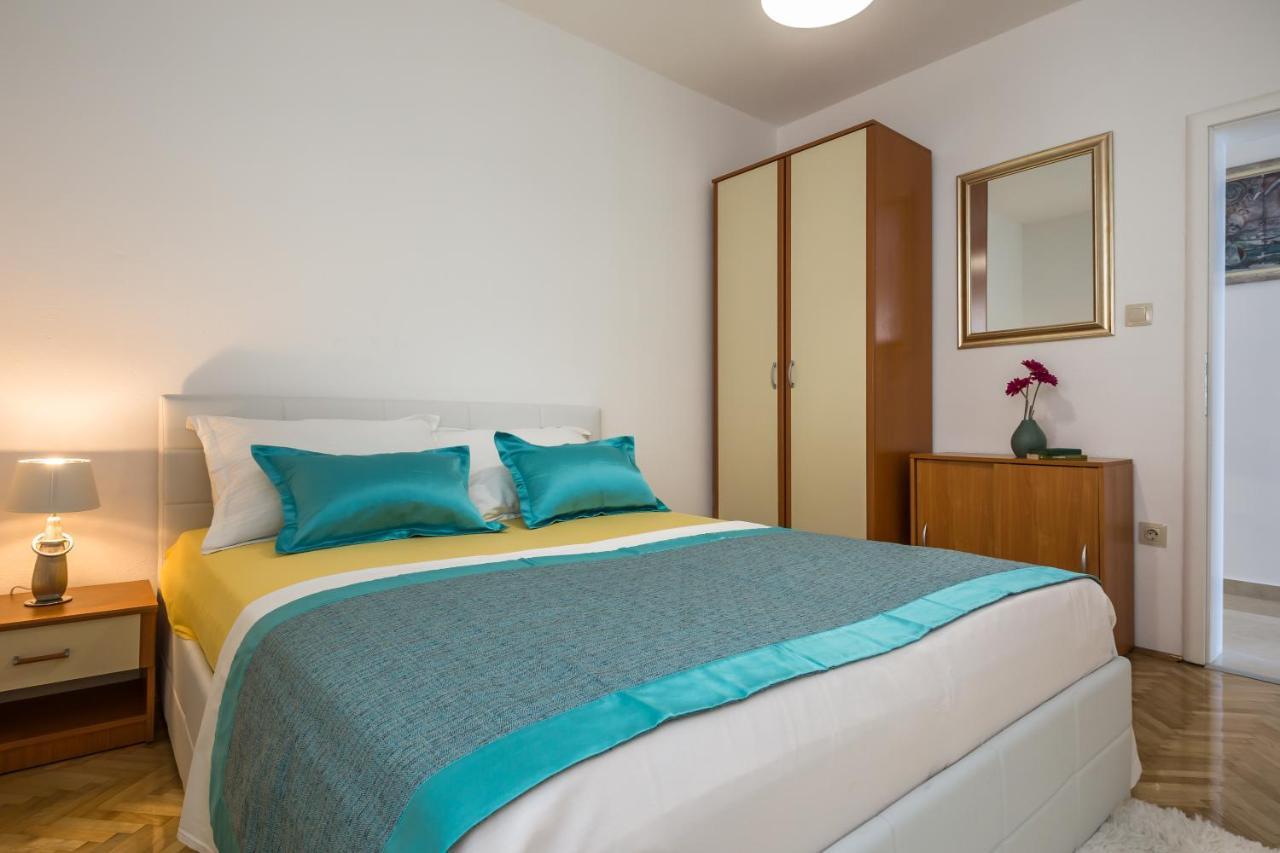 Holiday House Almissa Omis Bagian luar foto