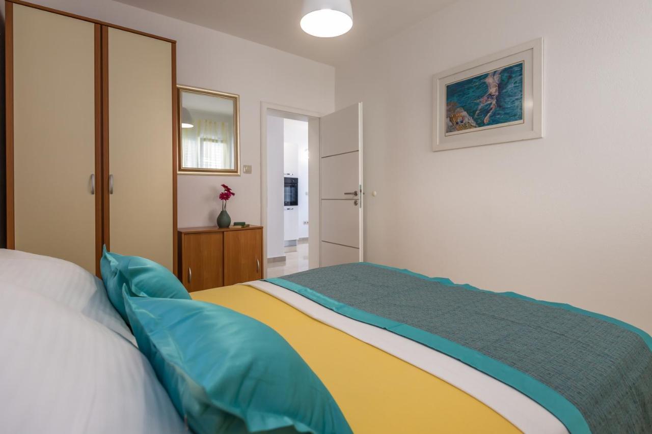 Holiday House Almissa Omis Bagian luar foto