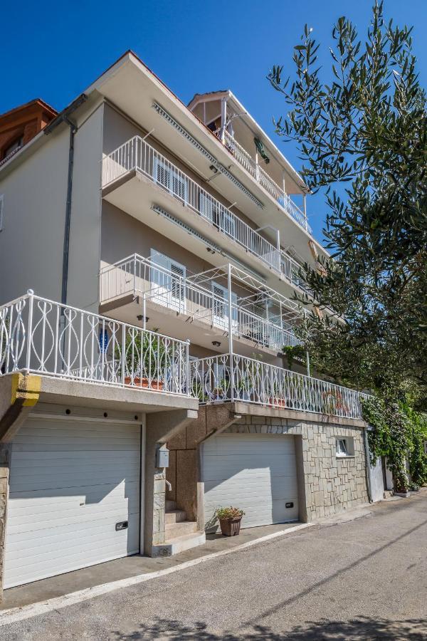 Holiday House Almissa Omis Bagian luar foto