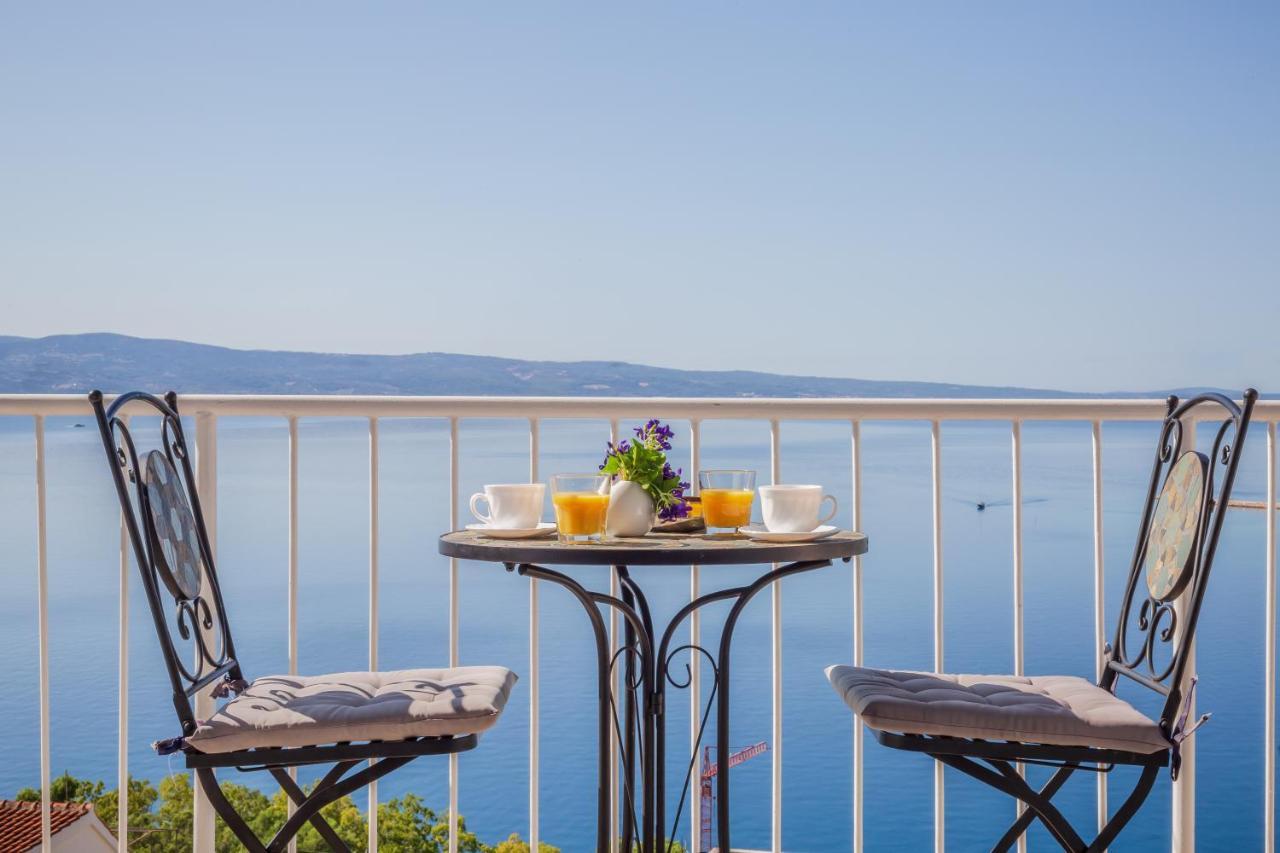 Holiday House Almissa Omis Bagian luar foto