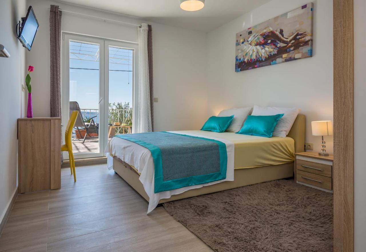 Holiday House Almissa Omis Bagian luar foto