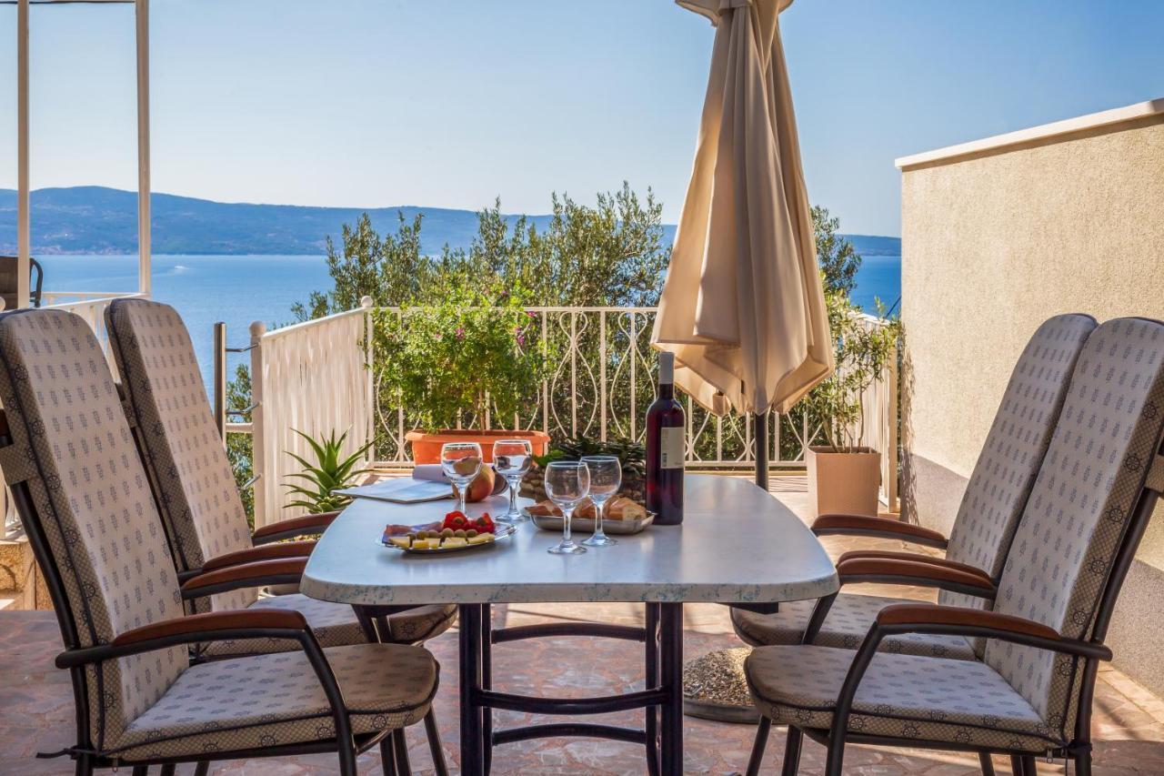 Holiday House Almissa Omis Bagian luar foto
