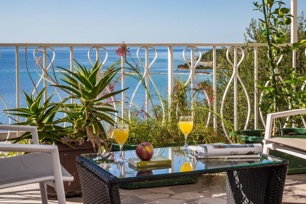 Holiday House Almissa Omis Bagian luar foto
