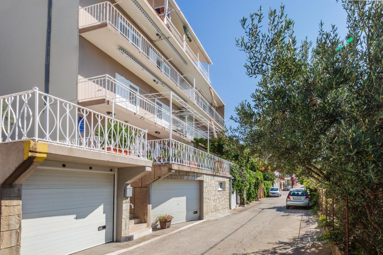Holiday House Almissa Omis Bagian luar foto