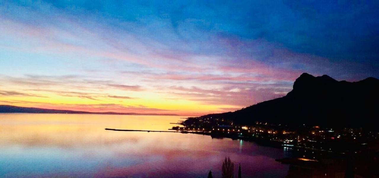 Holiday House Almissa Omis Bagian luar foto